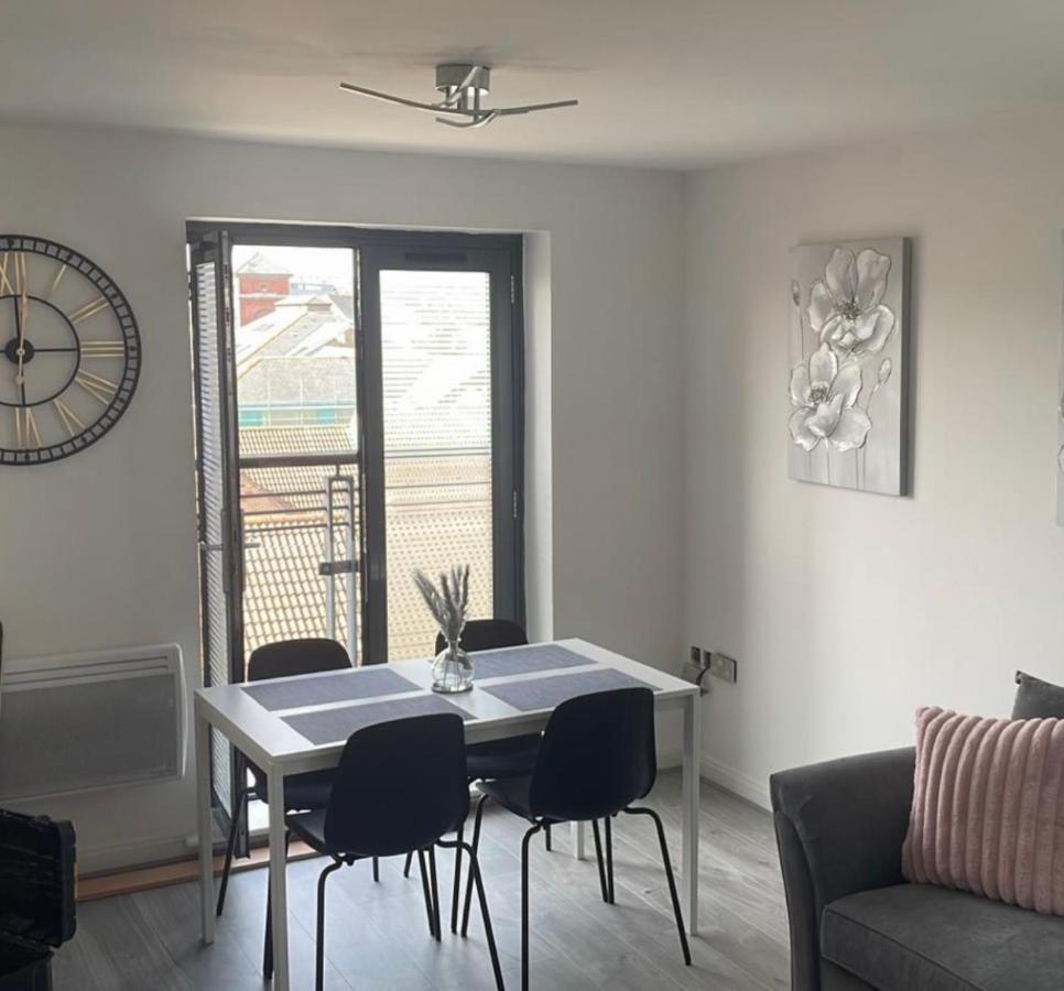 2 Bed Modern Apartment Swansea Eksteriør billede