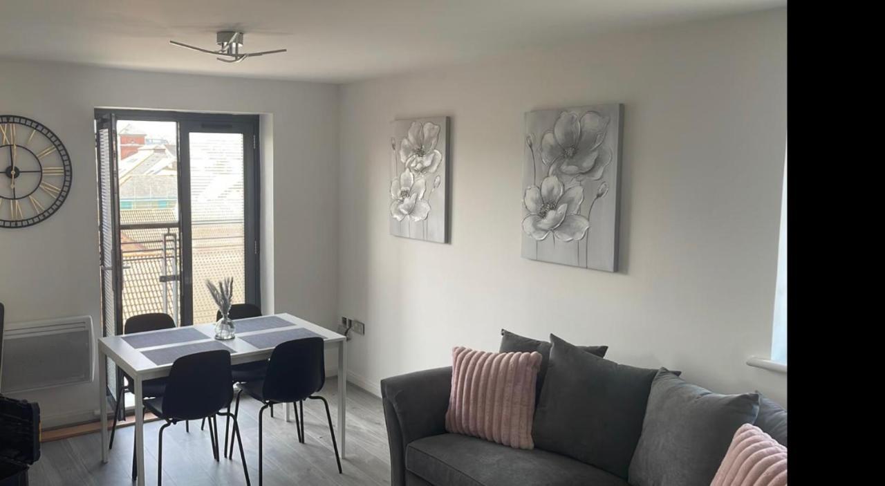 2 Bed Modern Apartment Swansea Eksteriør billede