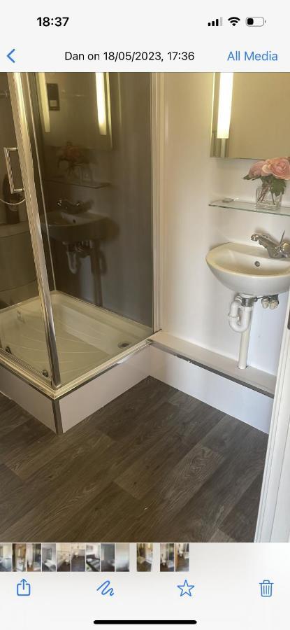2 Bed Modern Apartment Swansea Eksteriør billede